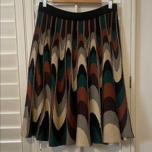 Chic A-Line Skirt with Wave Pattern